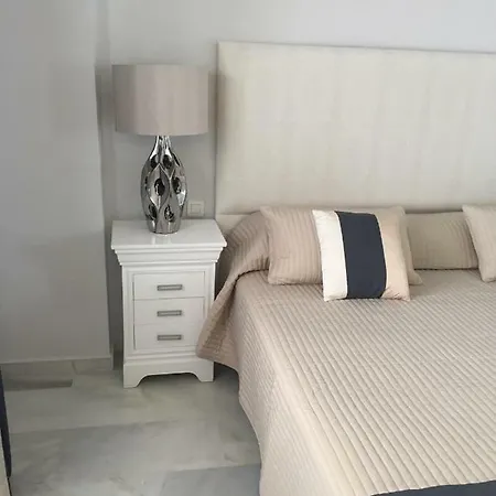 Apartment Beautiful 2 Bedroom @ Puerto Banus!
