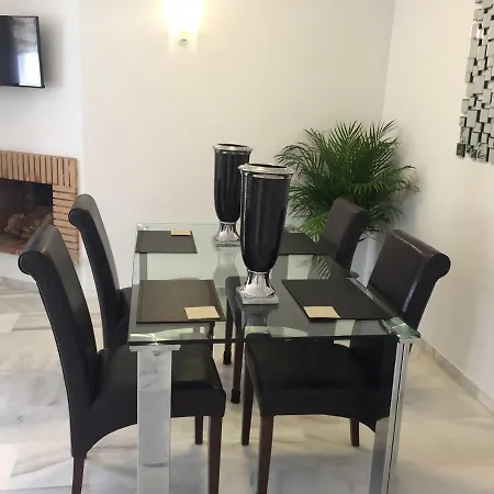 Apartment Beautiful 2 Bedroom @ Puerto Banus!